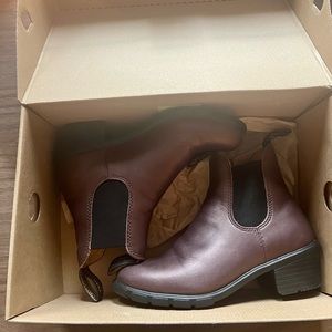 Blundstone bronze chelsea heeled boots size 6.5 women